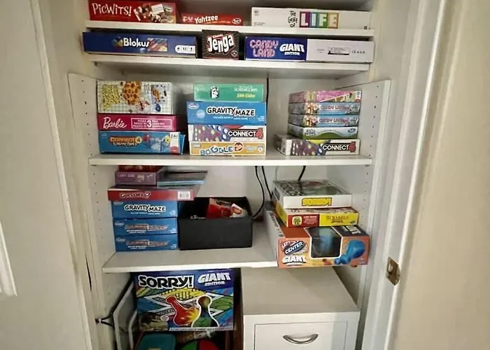 The Family Room-pool & Outdoor Games-game